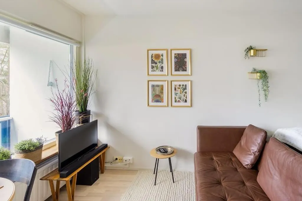 Eastend Pearl - Studio With Great Kitchen - Subway And Shops Near Apartment Helsinki
