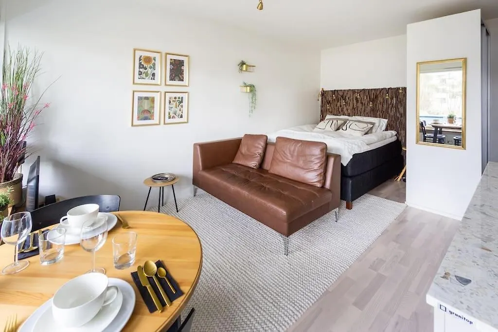 Eastend Pearl - Studio With Great Kitchen - Subway And Shops Near Apartment Helsinki